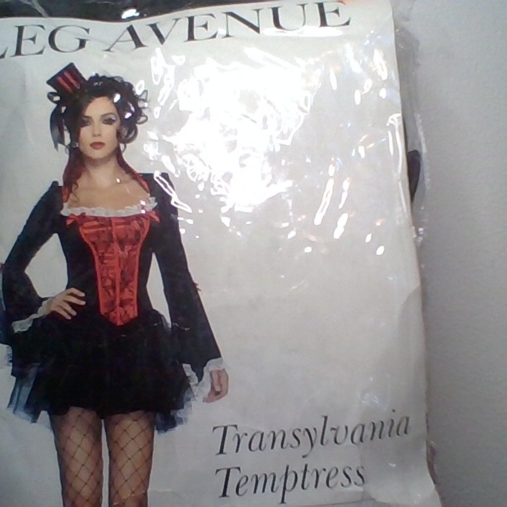 Temptress costume size small black/red